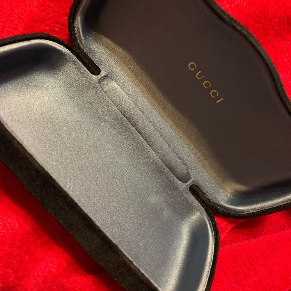 Gucci Oversized Rectangular Sunglasses - Picture 9 of 9